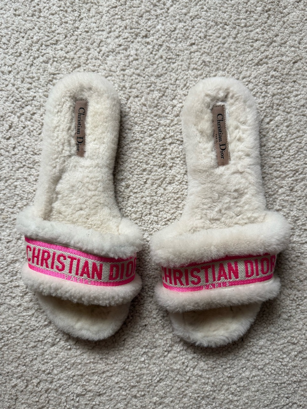 DIOR - Dway Shearling Slide Slippers in Cream with Pink Logo Size 38